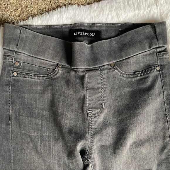 LIVERPOOL Pull On Jeans Dark Gray Elastic Waist Women’s Size 2P FLAWED - Picture 4 of 10